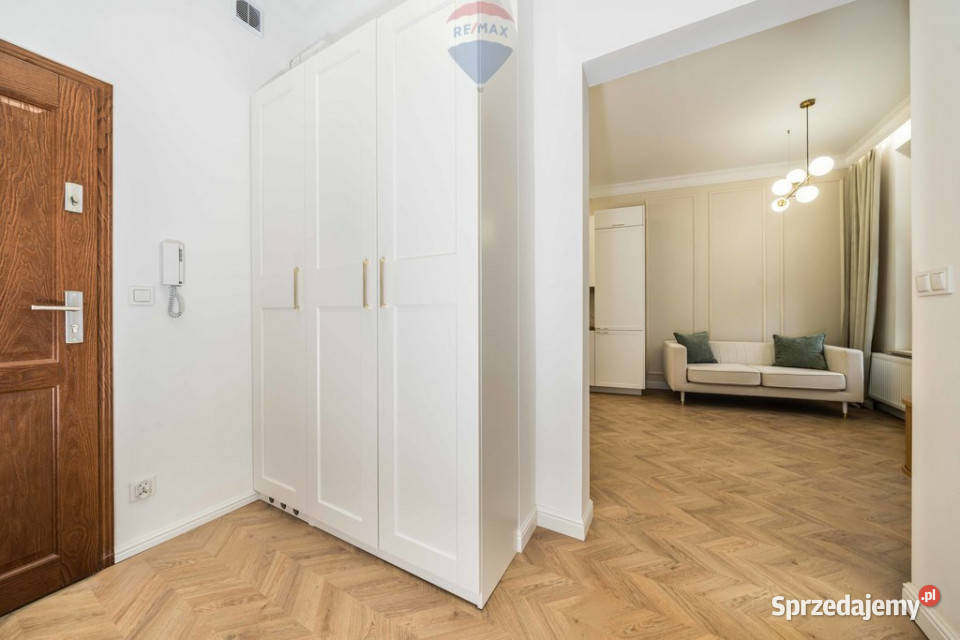 Ładne mieszkanie urządzone kamienica balkon Poznań