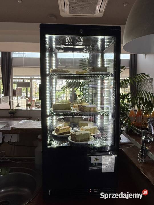 Witryna chłodnicza na ciasto i desery