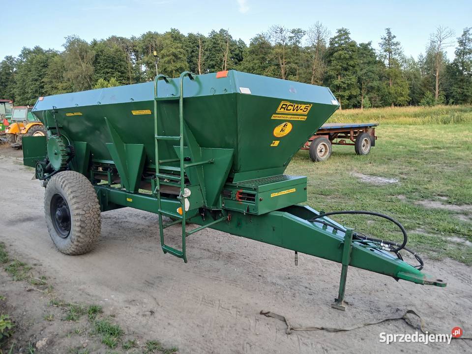Rozsiewacz wapna rcw 3 rcw 5 piast wapniarka Rzgów