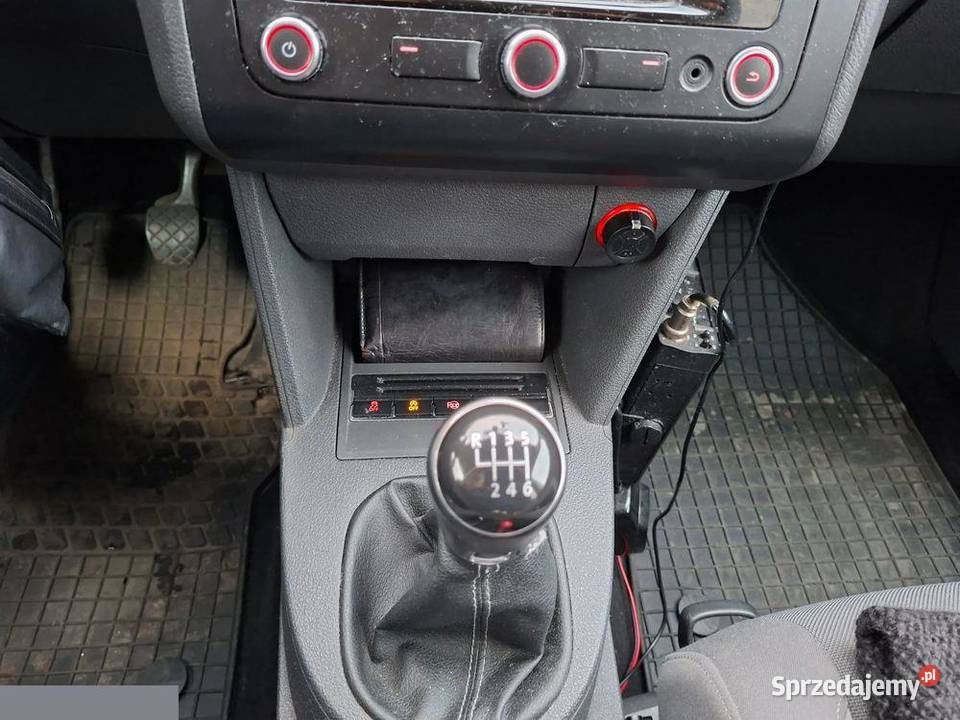 VW Touran 16 TDI DPF Life 105 2013r Bogata