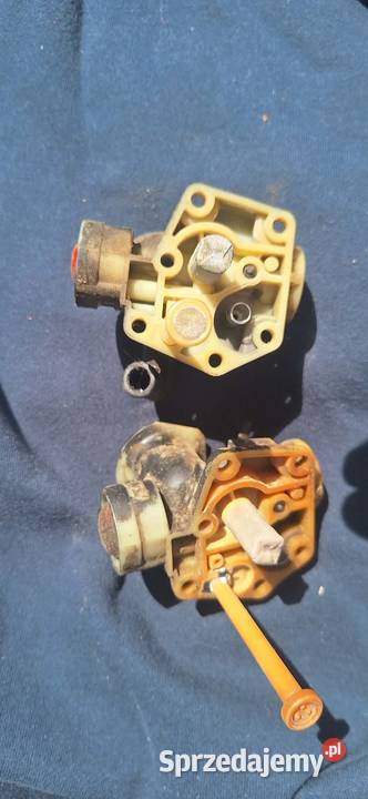 Gażniki 2 sztuki briggs stratton Strzyżów sprzedam