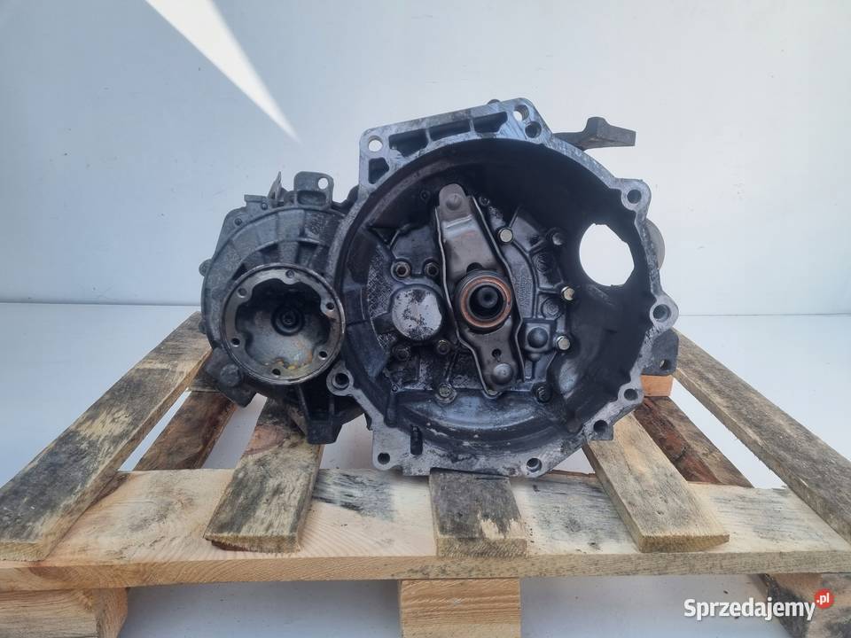 VW Touran 19 TDI MANUALNA SKRZYNIA BIEGÓW manual Janów