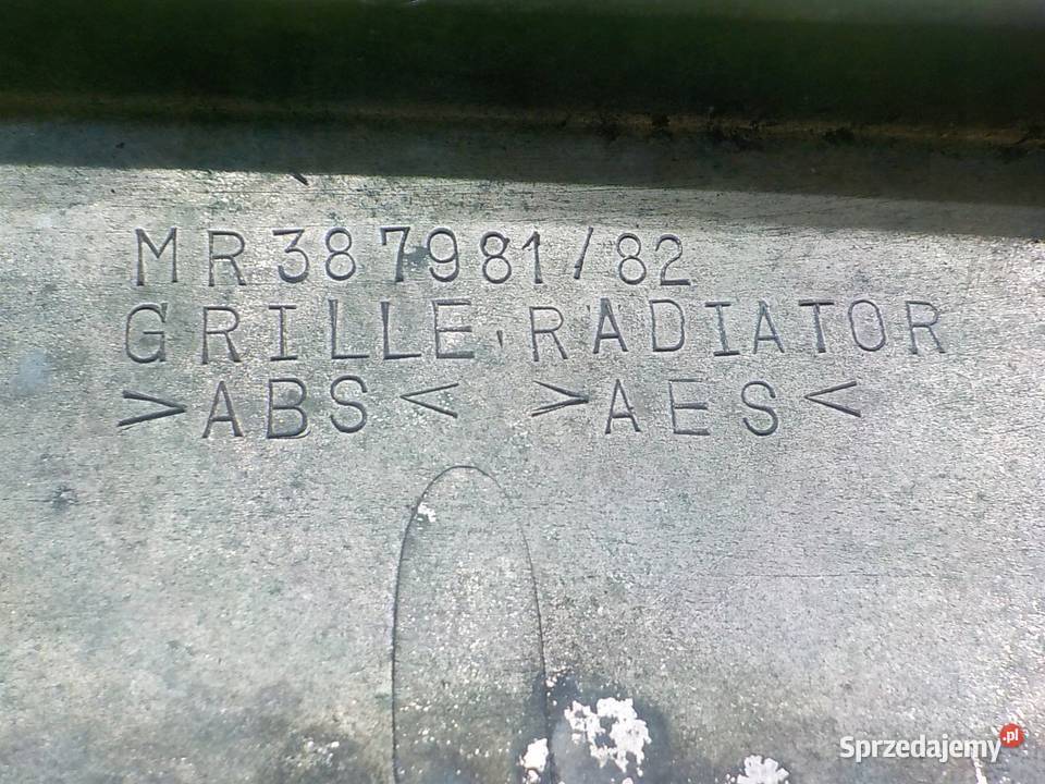 MITSUBISHI PAJERO III 35 D 00r 5D atrapa grill Suków