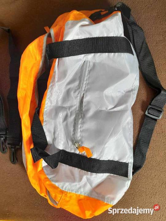 Nowa torba sportowapodróżna czarny