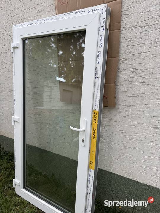 Drzwi wejściowe PCV białe nowe trzy szybowe Nidzica