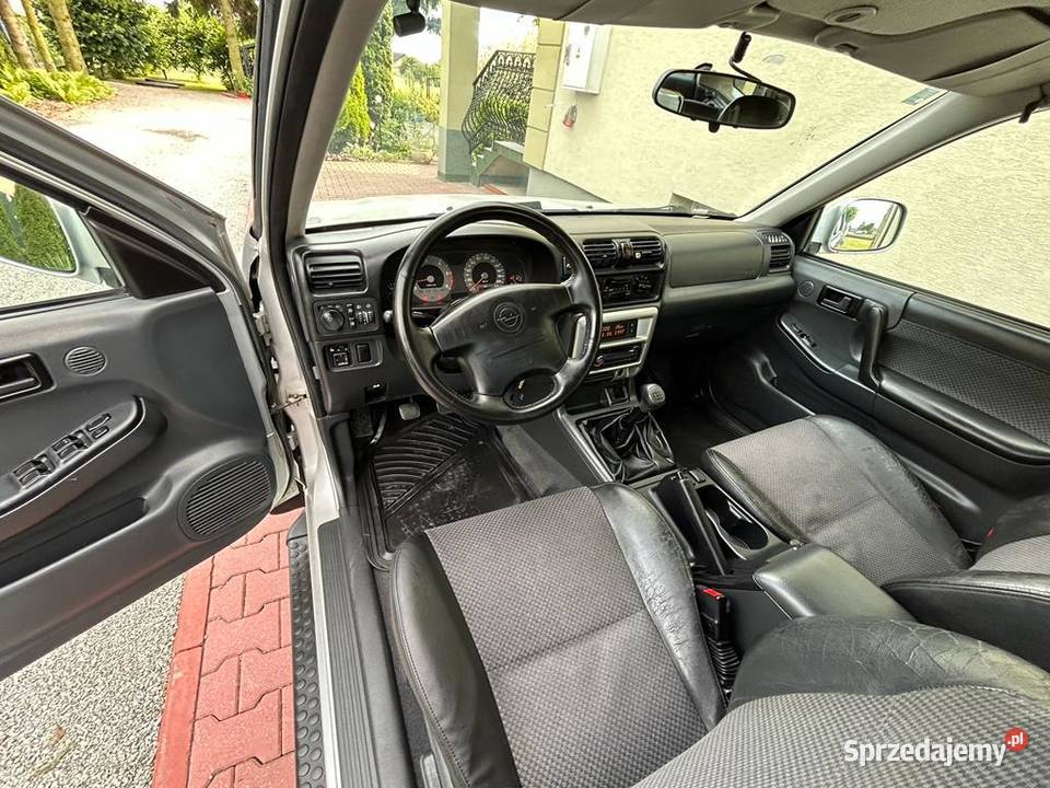 Opel Frontera 22 DTI manual 4x4 rama bez korozji Rok produkcji 2004