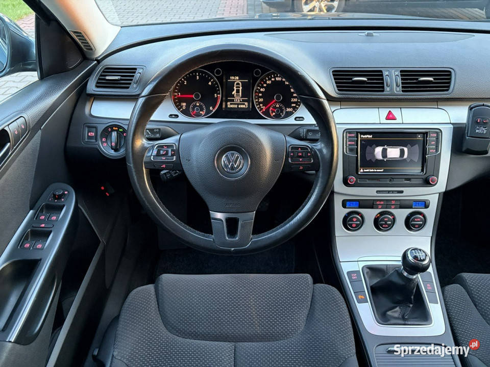 Volkswagen Passat 20 TDI CR Czujniki parkowania gniazdo USB Lipówki