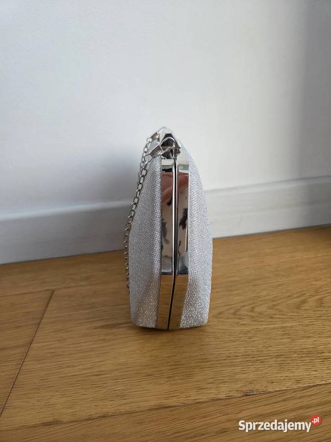 Srebrna mała torebka kopertówka błyszcząca Liszki