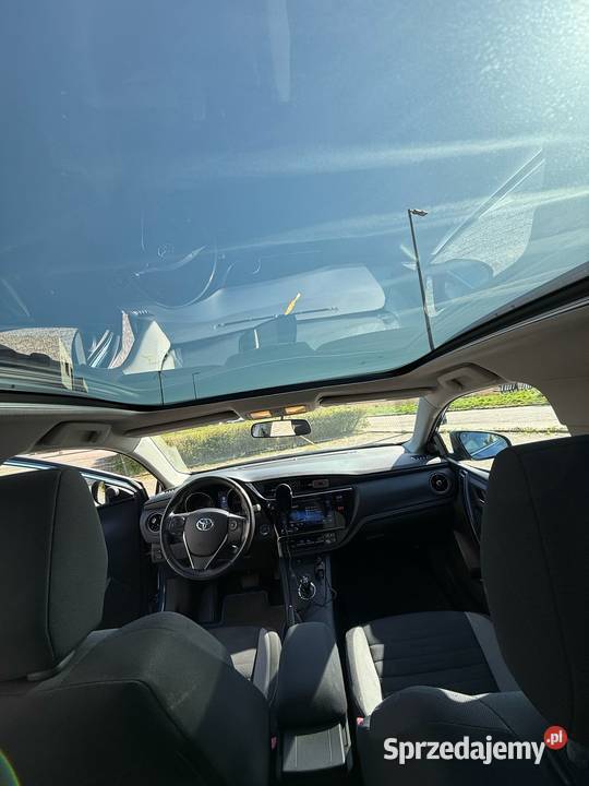 Toyota auris 18 hybryda panorama Radom