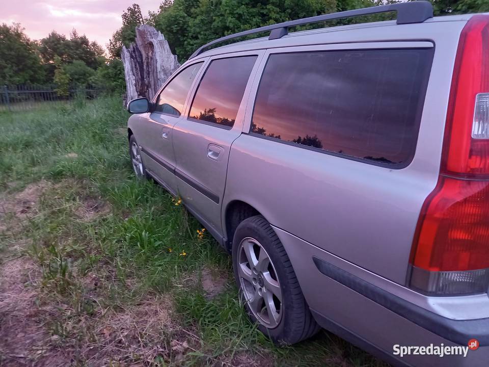 Volvo v70 24 benzyna turbo napęd na cztery koła Motoryzacja Gdynia