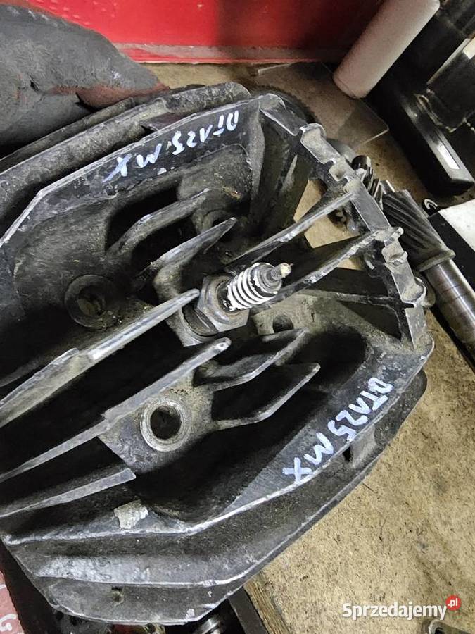 Yamaha DT 125 MX głowica pokrywa cylindra górna Cylindry, głowice, pierścienie dolnośląskie Jelenia Góra