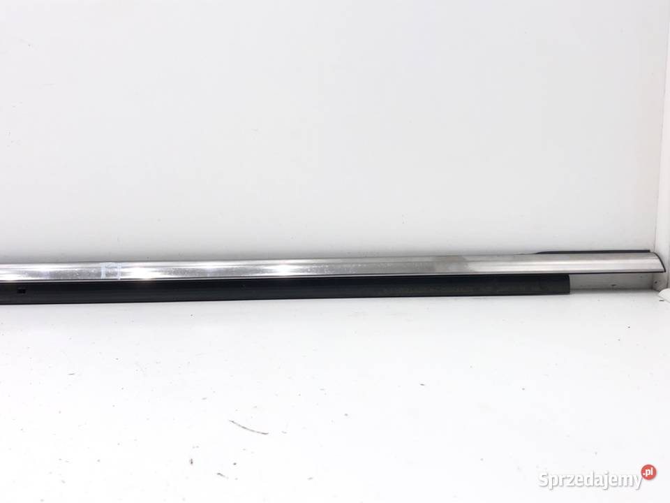 LISTWA ZGARNIAJĄCA TYŁ PRAWA CHROM FORD MONDEO Listwy