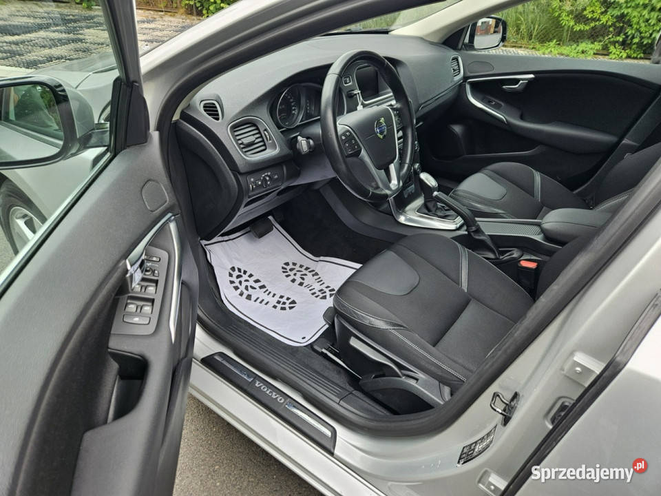 Volvo V40 20d 150 5 cylindrów Geartronic Xenon 4/5 V40 Opoczno