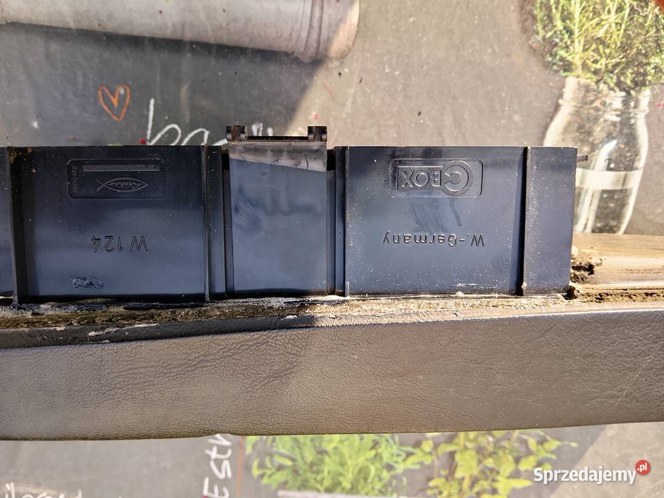 Fischer box box na kasety do Mercedesa W124 Bolesławiec