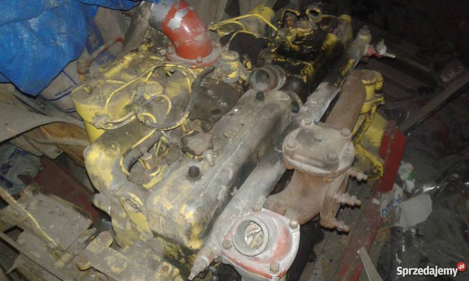 Silnik Fiat 6 cylindrowy Holland Laverda uszkodzony