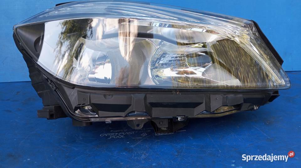 LAMPA REFLEKTOR PRAWY PRZÓD EU MERCEDES W176 A sprzedam