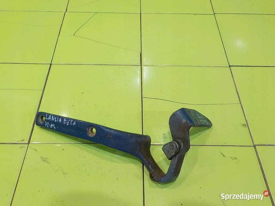 LANCIA BETA 20 B 83r COUPE 2D zawias klapy prawy Zawiasy, bolce i prowadnice mazowieckie Suków