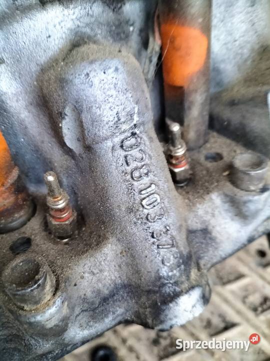AUDI 80 B4 GOLF 3 PASSAT B3 B4 T4 028103323 Głowice cylindrów Kamień-Kolonia sprzedam