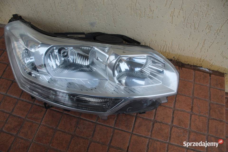 LAMPA PRAWA PRAWY PRZÓD CITROEN C5 III X7 EU osobowe wielkopolskie