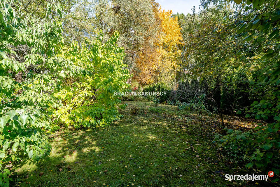 Sprzedaż domu wolnostojącego Kraków Narvik 240 asfalt