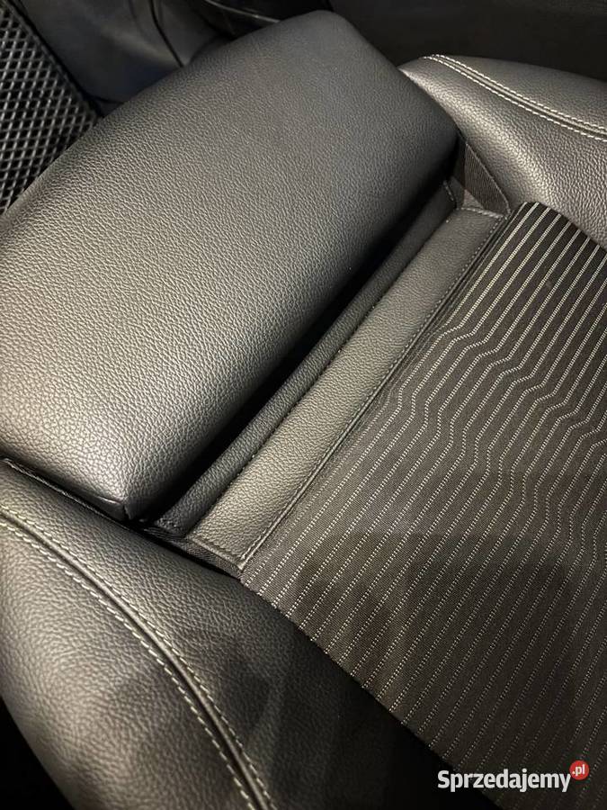 Bezwypadkowy stan salonowy MercedesBenz CLA 180 Mercedes-Benz Wieluń