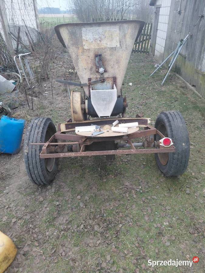 Rozsiewacz nawozu kos nieuszkodzony Zabłocie-Kolonia