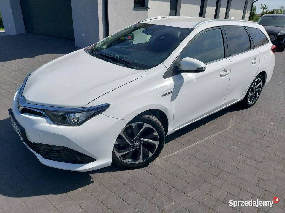 Toyota Auris 18 hybrid climatronic kamera grzane pełny VAT Drelów sprzedam