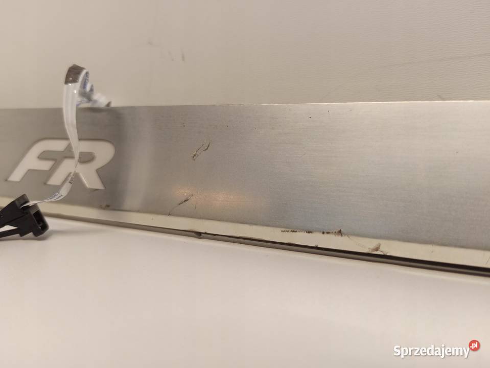 SEAT LEON IV LISTWY NAKŁADKI PROGOWE 5FA947417A osobowe