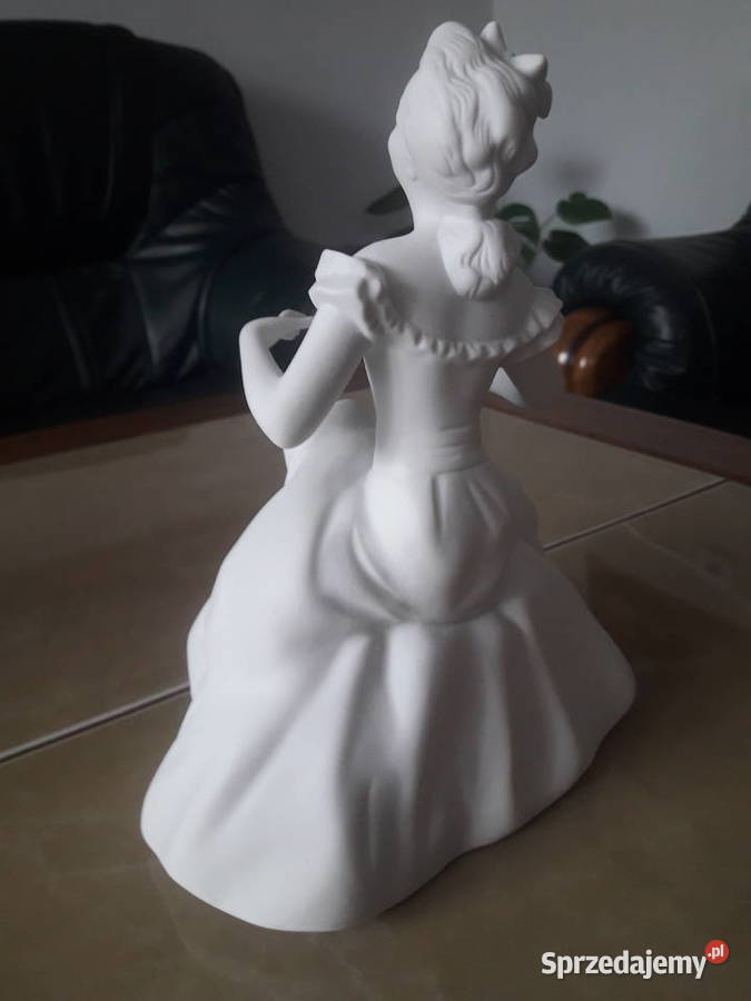 Figurka porcelanowa Dama w krynolinie Wallendorf