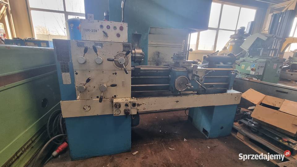 Tokarka TUM 25B Produkcja Tarnowskie Góry