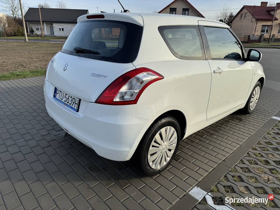 Suzuki Swift 2016r 12 benzyna 94 Swift Brudzew sprzedam