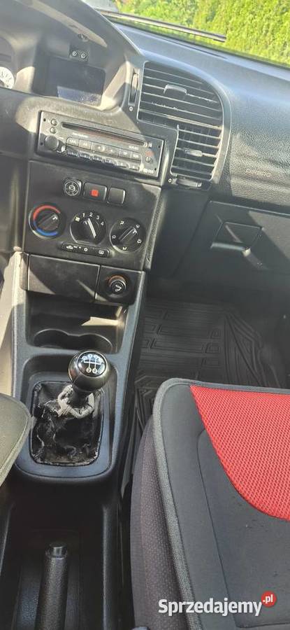 Sprzedam samochód manualna Motoryzacja