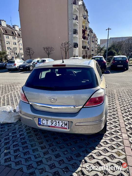 Opel Astra H 14 benzyna hatchback 259999km pomorskie