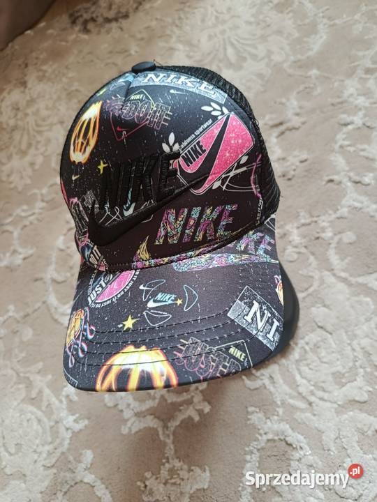 Czapka z daszkiem bejsbolówka Nike z siatką Nakrycia głowy Białystok