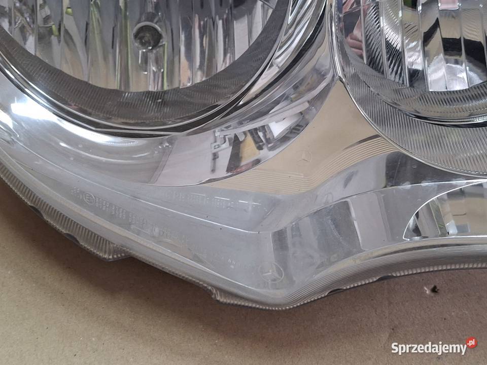 MERCEDES ANTOS AROCS REFLEKTOR PRAWY ORYGINAŁ Bieleń