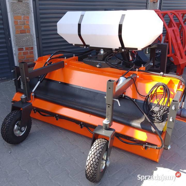 Zamiatarka drogowa uliczna Metal Technik