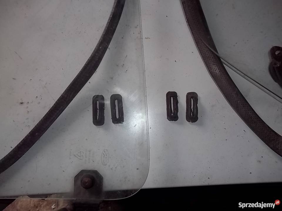 Szyby uchylne tylne Fiat 126 unikatowy towar Kołobrzeg
