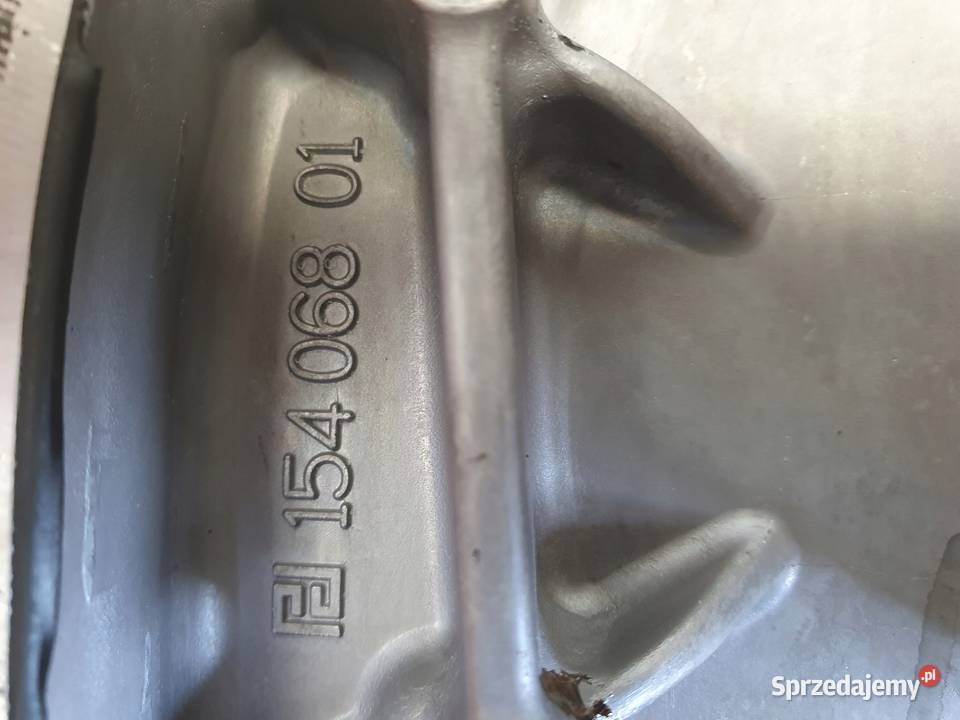 Mercedes W169 15 8V POKRYWA ROZRZĄDU osłona