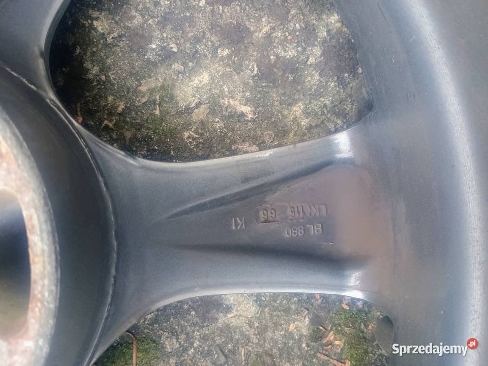 Komplet felg z oponami marki Pirelli do Skalbmierz