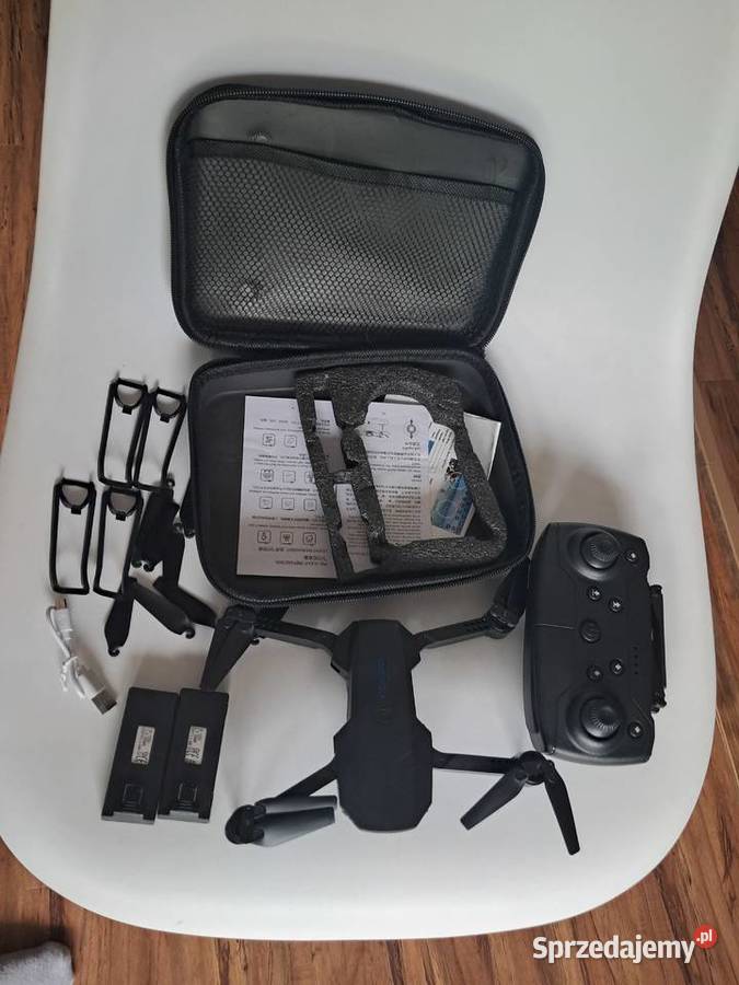 nowy dron z zestawem 3 akumulatorków sprzedam