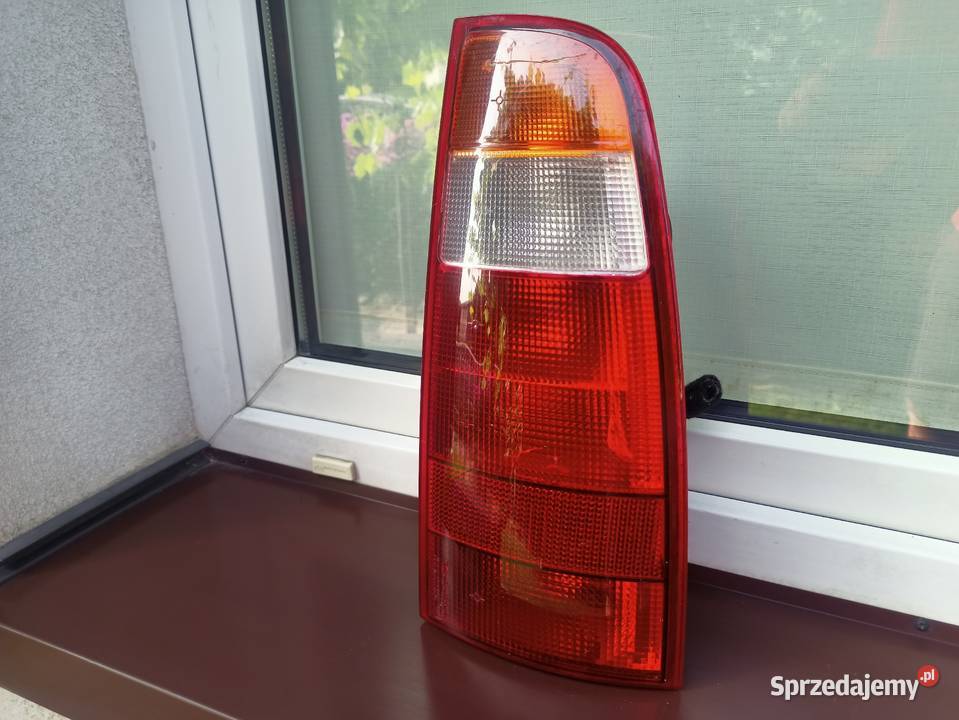 VW Polo III 6N kombi Vario lampa tył tylna prawa lampy tylne Sieradz