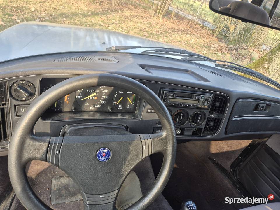 Saab 900 Sedan 86