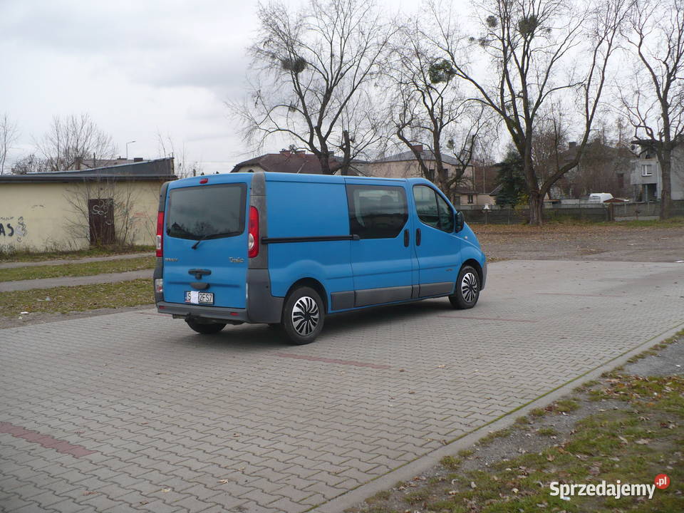 Renault Trafic 6 OSÓB Brygadówka LONG DŁUGI Rok produkcji 2010 Siewierz
