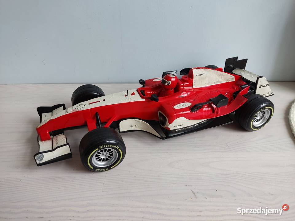 Model samochodu wyścigowego Bolid Formuły 1 Głuchołazy