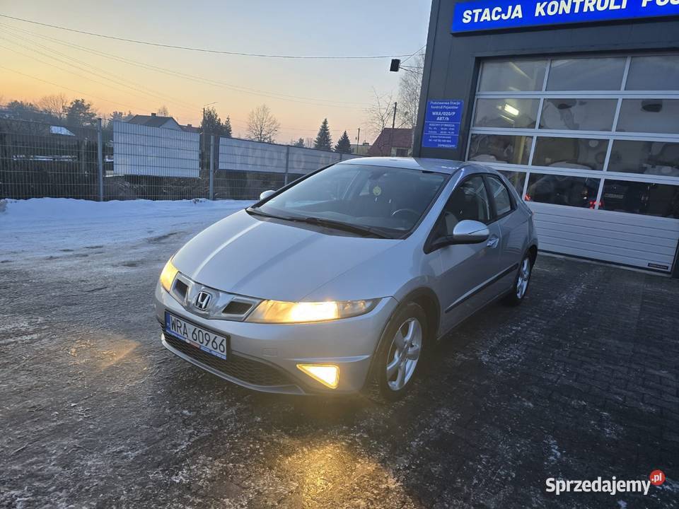 Honda Civic 2006 18 benzyna 140 koni Rok produkcji 2006 Pionki sprzedam