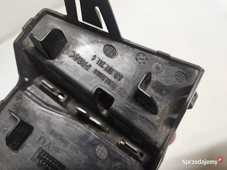 VW PASSAT B9 3J0 ZAŚLEPKA HAKA ZDERZAKA PRZÓD Międzychód