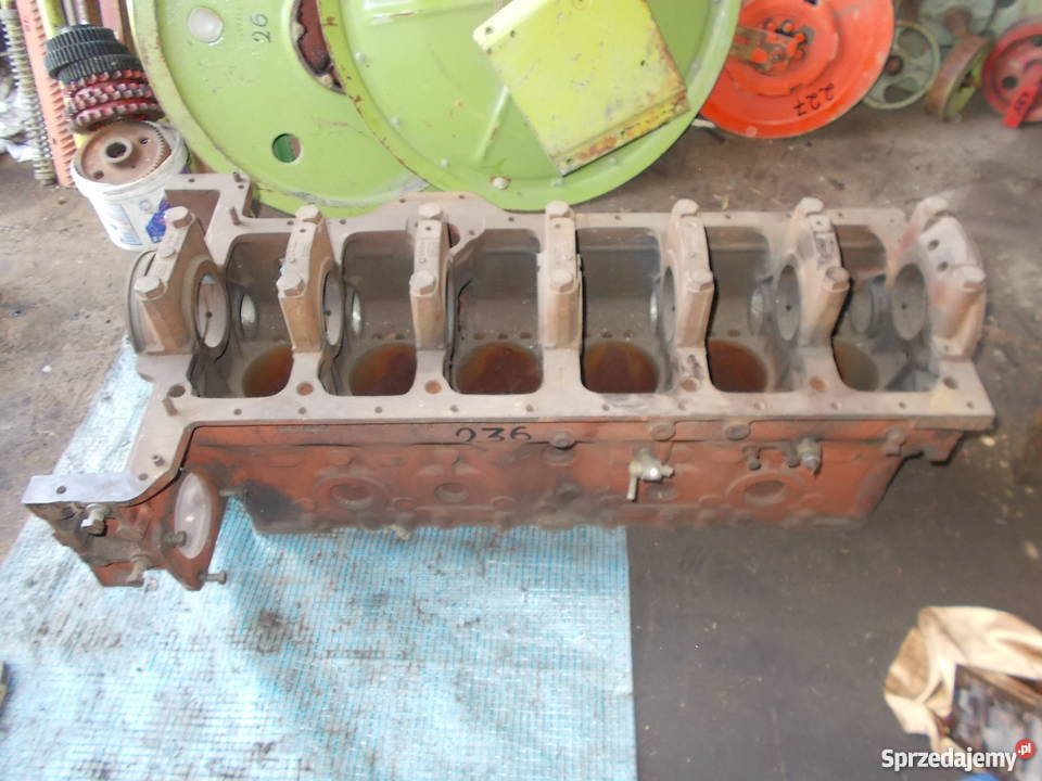 Blok 6 cylindrów Ford nieuszkodzony