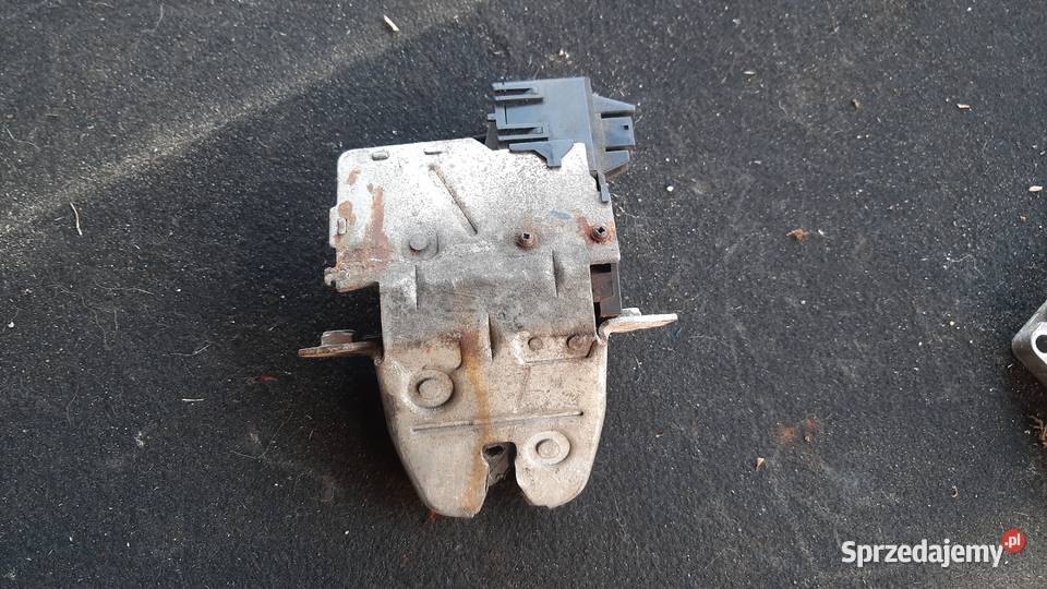 zamek klapy tylnej Mercedes C kombi 0004r osobowe sprzedam