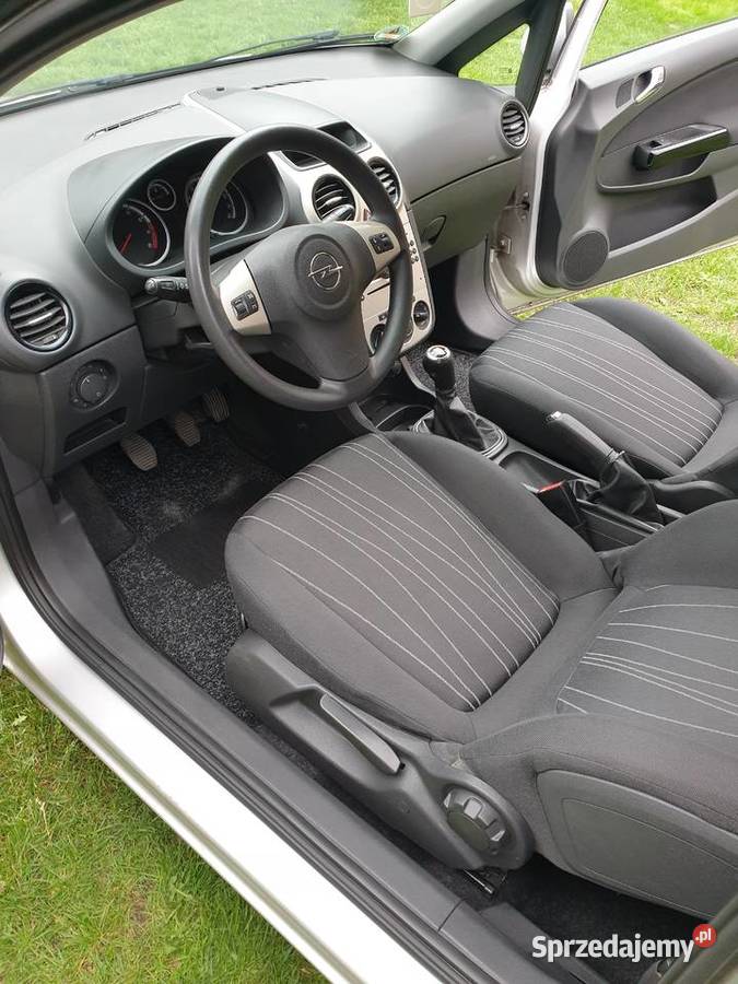 Opel Corsa D 2007r 12 benzyna E10 wielofunkcyjna kierownica Corsa Krzyż Wielkopolski sprzedam