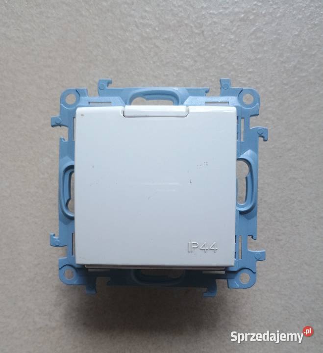 Gniazdo pojedyncze z hermetyczną klapką IP44 Łódź